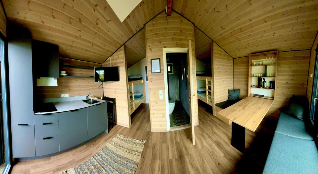 Base Camp Hamaroy Hotell Sorkil Exteriör bild