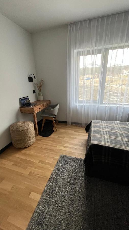Base Camp Hamaroy Hotell Sorkil Exteriör bild