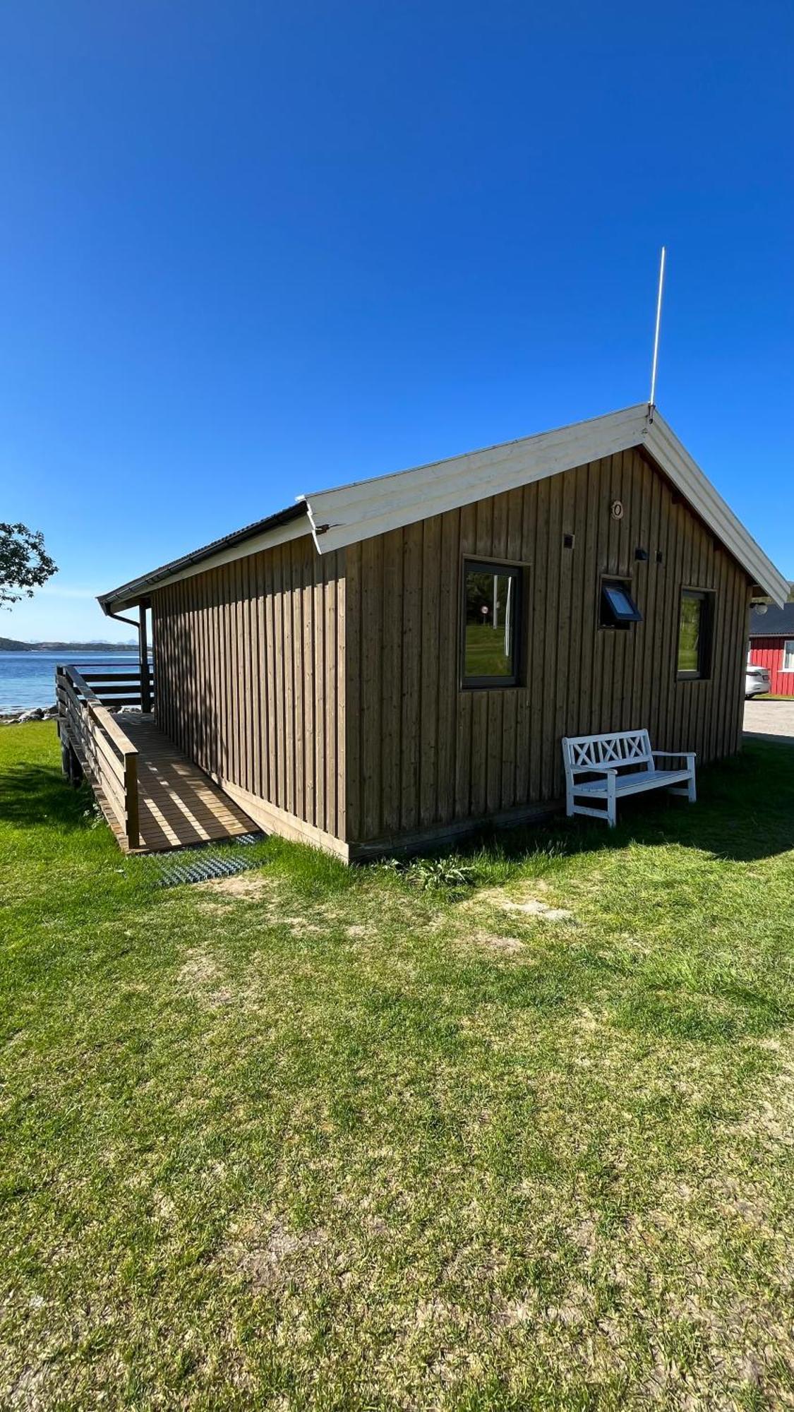 Base Camp Hamaroy Hotell Sorkil Exteriör bild