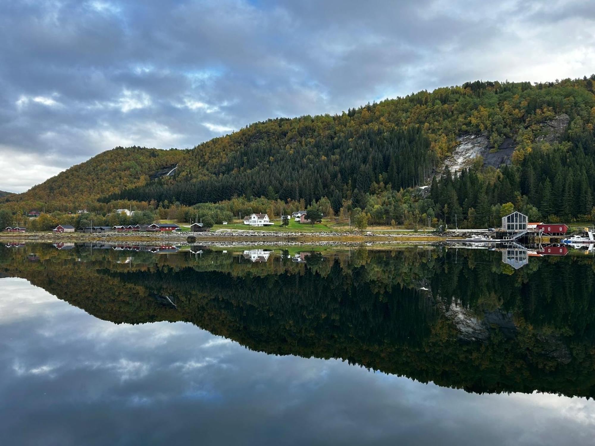 Base Camp Hamaroy Hotell Sorkil Exteriör bild
