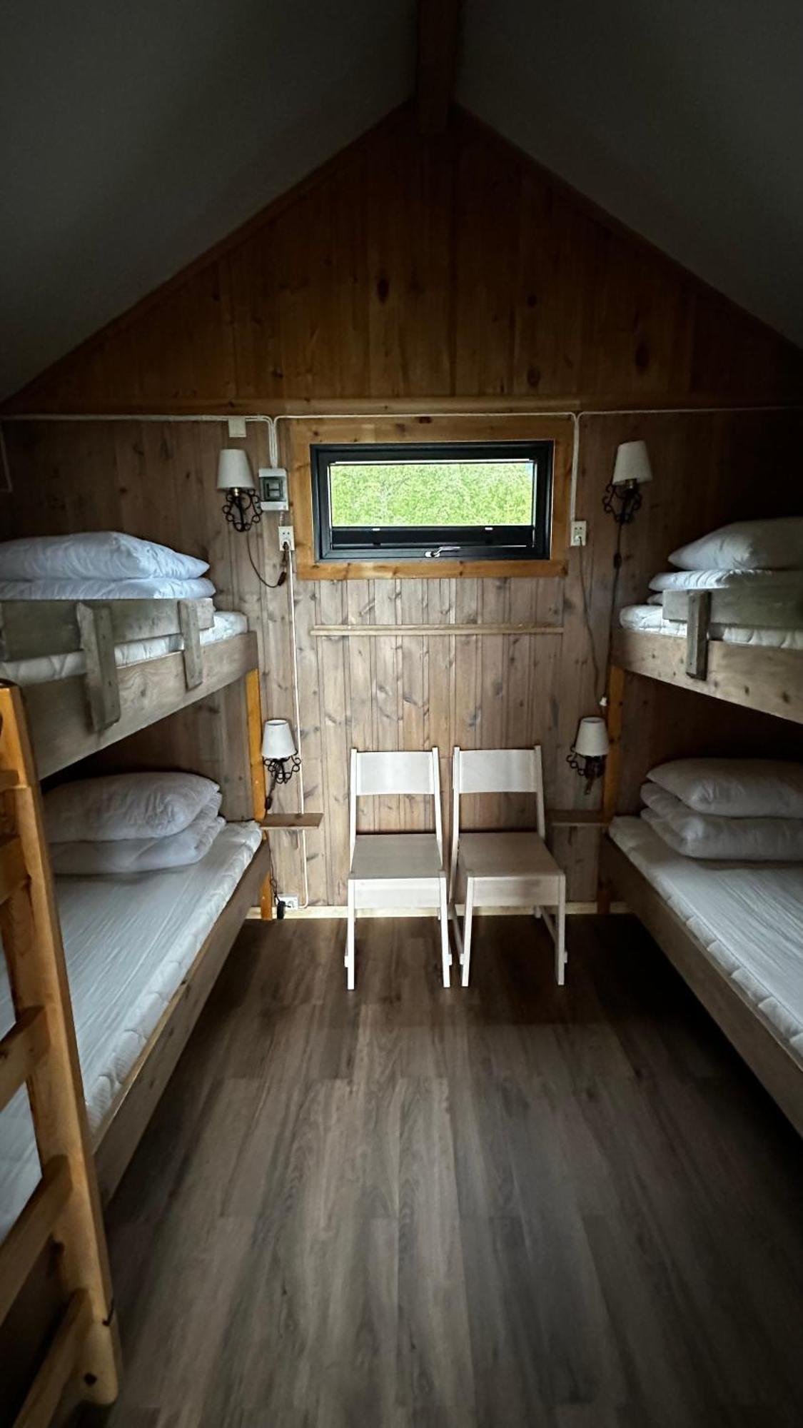 Base Camp Hamaroy Hotell Sorkil Exteriör bild