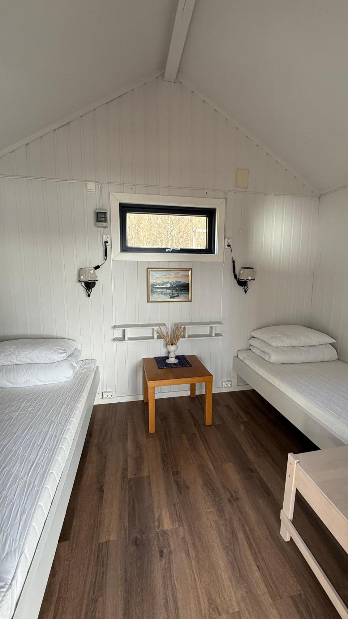 Base Camp Hamaroy Hotell Sorkil Exteriör bild