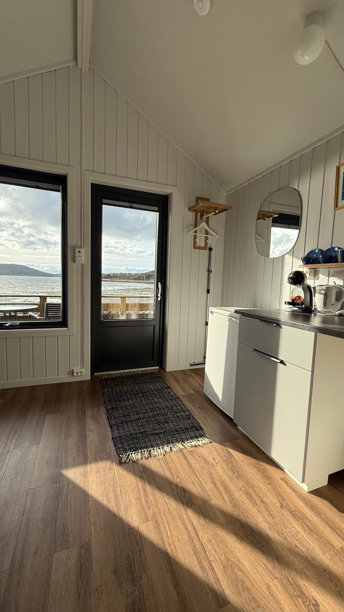 Base Camp Hamaroy Hotell Sorkil Exteriör bild
